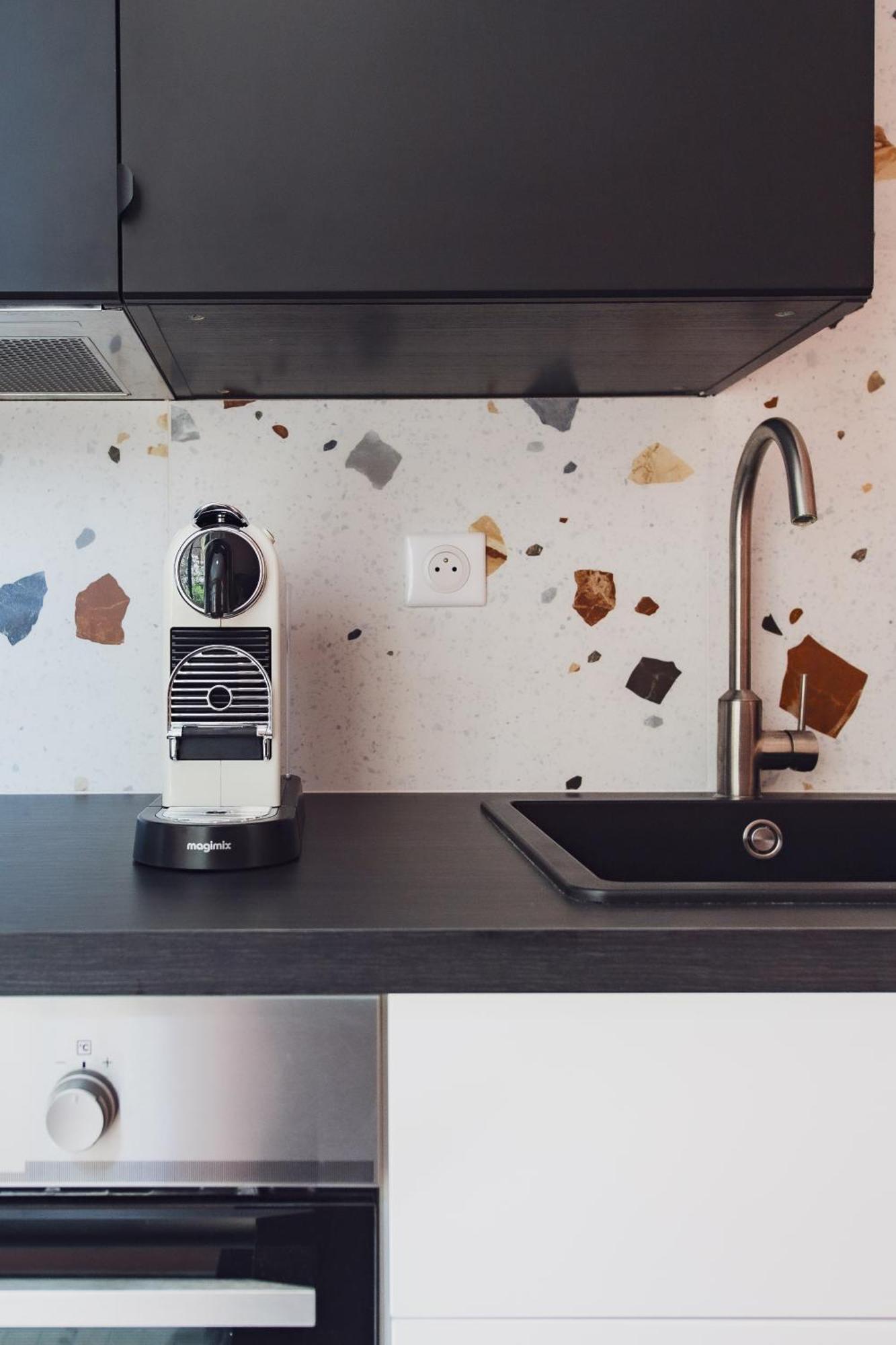 70 Cour La Fontaine Apartment