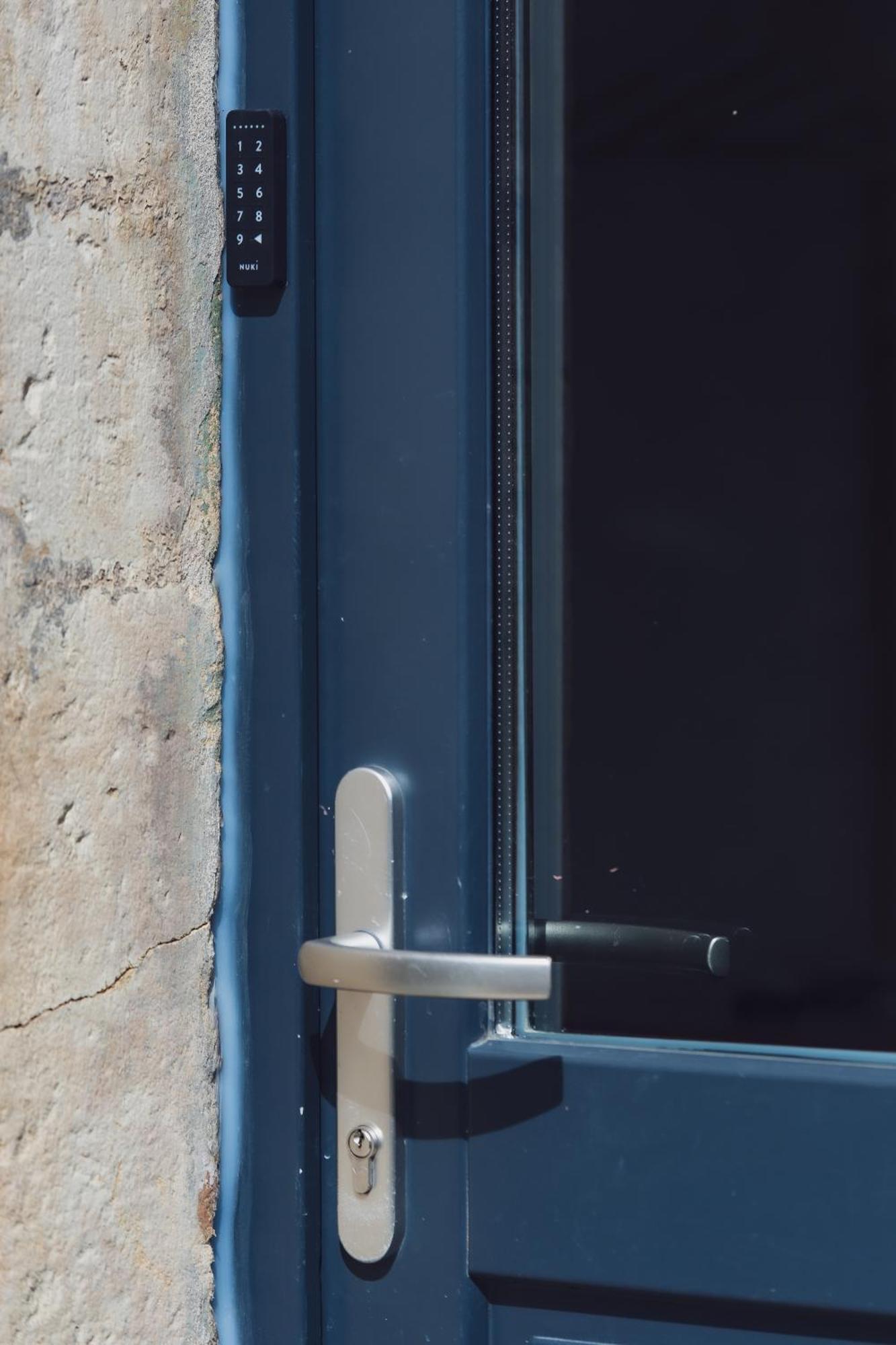 70 Cour La Fontaine Apartment